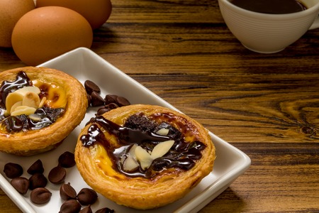 Chocolate Egg Tart Background. Chocolate Egg Tart. Portuguese Chocolate Egg Tart Backgroundの写真素材