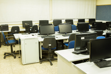 Tel-Aviv , Israel - December 25 . 2014 : Computer class at school in Tel Aviv.  Picture a classroom equipped with personal computers with LCD monitors .のeditorial素材