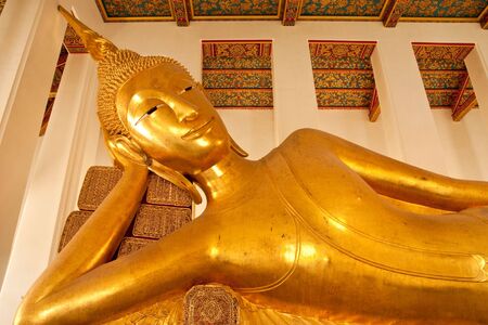 Reclining Buddha image, Wat Ratcha-orot, Bangkok, Thialandの写真素材