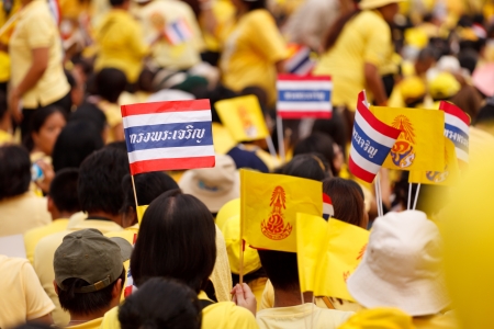 BANGKOK, THAILAND - DECEMBER 5  Unidentified Thai people gather together in order to bless the birthday of His Majesty the King on December 5, 2012 in Bangkok, Thailand のeditorial素材