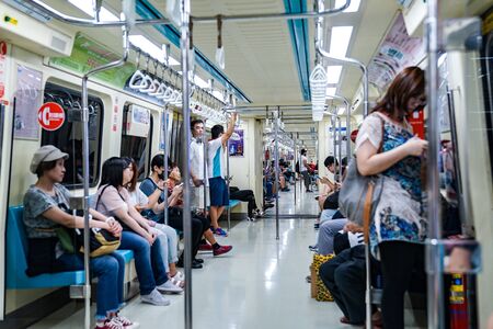 Taipei, TAIWAN - 1 Oct, 2017: The Passengers walking around for a transportation platform in the Taiwan underground train station in Taipei, Taiwan.のeditorial素材