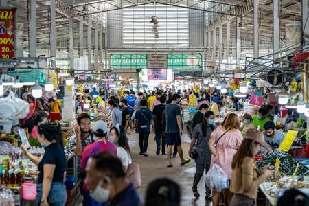 Chonburi Province, Thailand - 25 Sep 2020, Asian Local People walk and shop seafood at the Angsila fish market, the large fresh market in Chonburi Province, Thailand.のeditorial素材