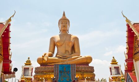 beautiful golden buddha statue , thailandの写真素材