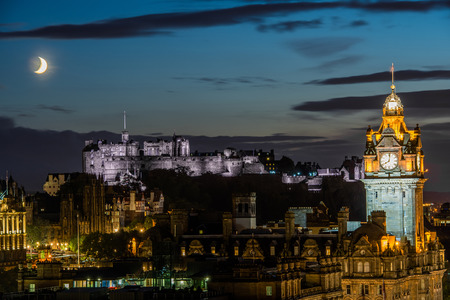 edinburgh city at nightのeditorial素材