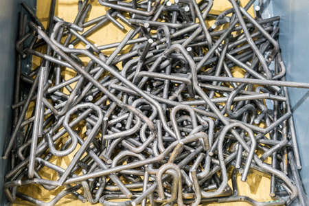many small wire or steel rod after frizzle product form automatic wire bending machine in bucket