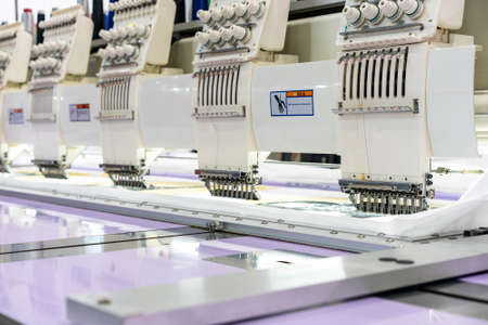 Modern and automatic high technology sewing machine for textile or clothing apparel making...