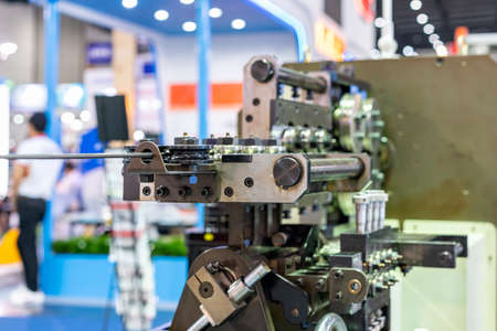 Roller or wire feeder pulley unit for guide and supply material to automatic pin or plug making...