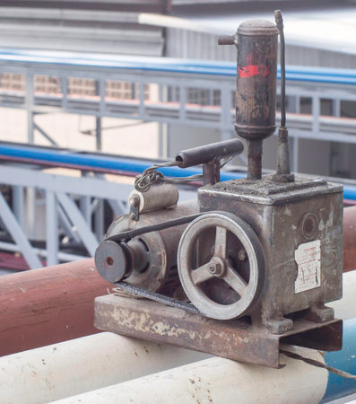 Old Vacuum Pump for air compresser vaccuum makeup.