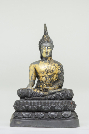 Buddha statue cover in gold leaf, Thailandの写真素材