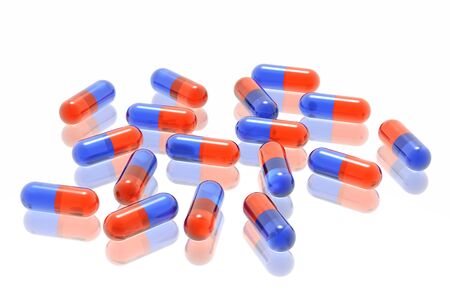 red and blue pills on white background
の写真素材