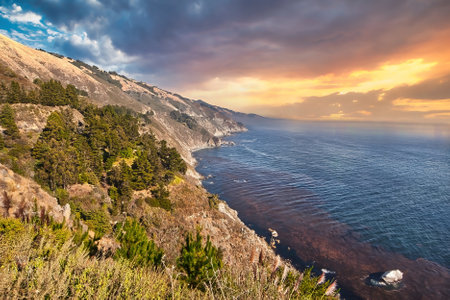 Northern Big Sur coastline in the springの写真素材