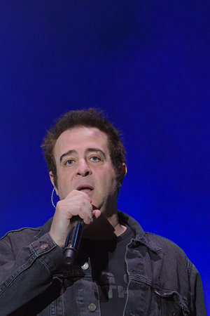 The French singer Mariahilf is performing on the HÃƒÂ¶rn Stage