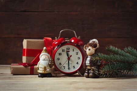  Gifts, toys, watches and fir branches.