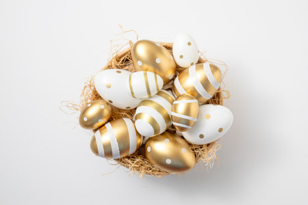 Bowl with Easter eggs on a white background.の写真素材