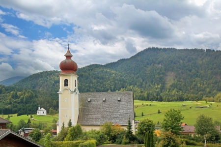 Picturesque chapel of achenkirch, idyllic austrian landscapeの写真素材
