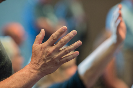 prayのeditorial素材