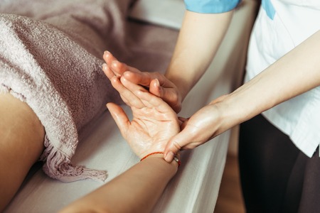 physical therapist massage hands. Hand Massage Su Jok