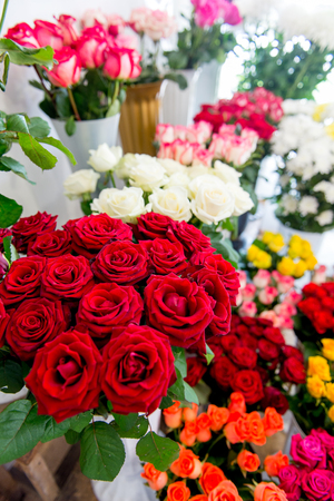 Fresh Cut Flowers And Arrangements In Florist Shop, Tracking Shotの写真素材