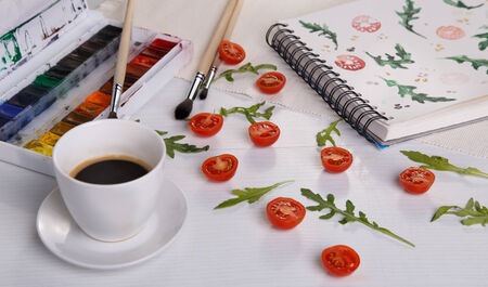 cherry tomatoes ans arugula