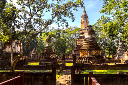 Wat Chedi Chet Thaeo temple and nature in Sisatchanalai Historical Park, Sukhothai province Thailandの写真素材
