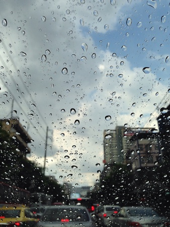 Traffic in rainy seasonの素材