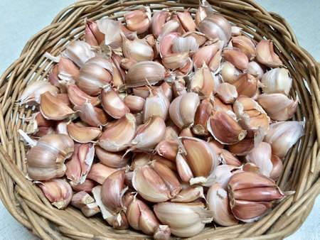 Garlic in the basketの素材