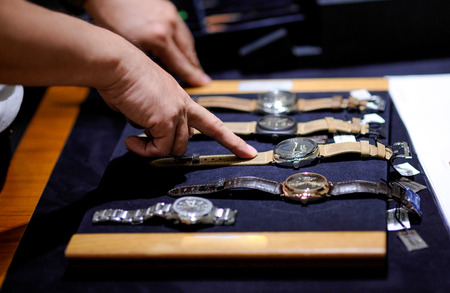 select watch in shop