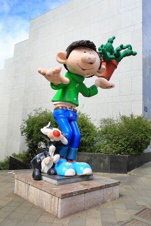 BRUSSELS, BELGIUM-April 17: Defile of giant cartoon characters  on April 17, 2015 in Brussels, Belgium.のeditorial素材