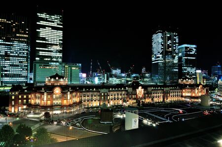 tokyo station marunouchi entrance night viewのeditorial素材