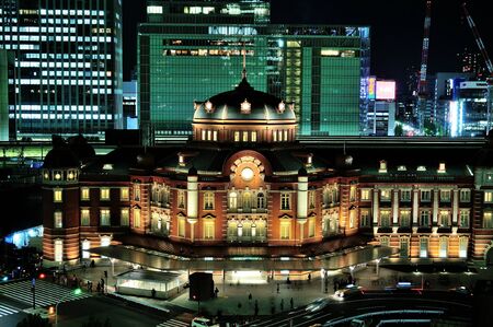tokyo station marunouchi entrance night viewのeditorial素材