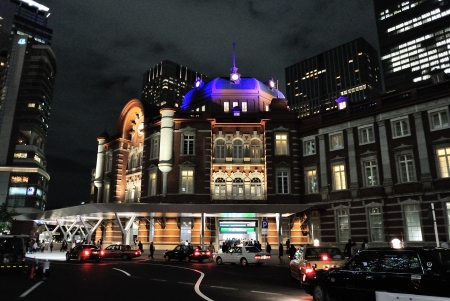 tokyo station marunouchi entrance night viewのeditorial素材