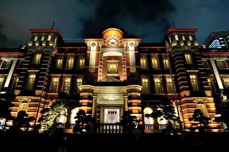 tokyo station marunouchi entrance night viewのeditorial素材