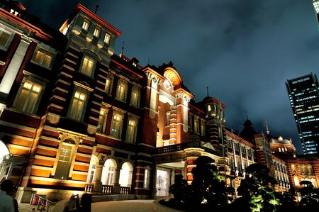tokyo station marunouchi entrance night viewのeditorial素材