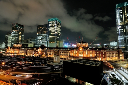 tokyo station marunouchi entrance night viewのeditorial素材