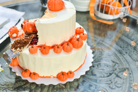Wedding cake with red roses wedding cake. orangeの写真素材