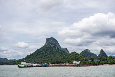 Thailand, Koh Samui May 20-2019 : sea ferries. crossing to Koh Samui. Ferry.のeditorial素材