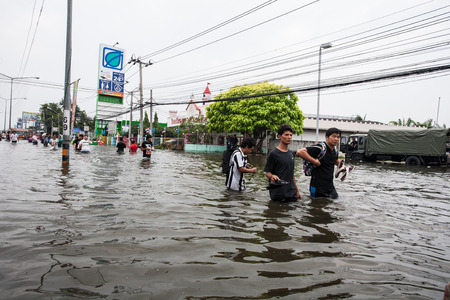 Nonthaburi flood in Thailand 2011-The lifestyle of people in massive flooding, Nonthaburi in Thailand, October 20, 2011のeditorial素材