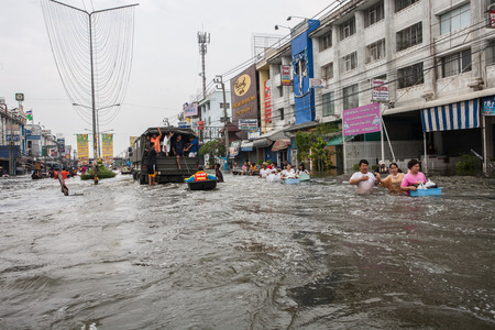 Nonthaburi flood in Thailand 2011-The lifestyle of people in massive flooding, Nonthaburi in Thailand, October 20, 2011のeditorial素材