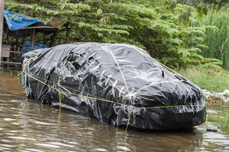 Nonthaburi flood in Thailand 2011-The lifestyle of people in massive flooding, Nonthaburi in Thailand, October 28, 2011のeditorial素材