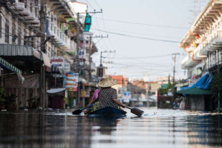 Nonthaburi flood in Thailand 2011-The lifestyle of people in massive flooding, Nonthaburi in Thailand, November 1, 2011のeditorial素材