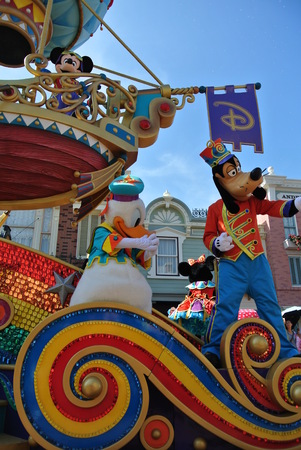 Welcome parade to the little world of Disneyland Hong Kongのeditorial素材