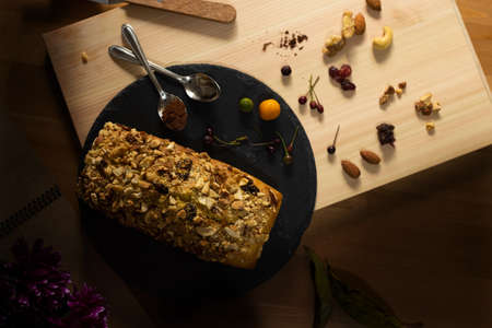 Pound cake with d'life-tots and nuts