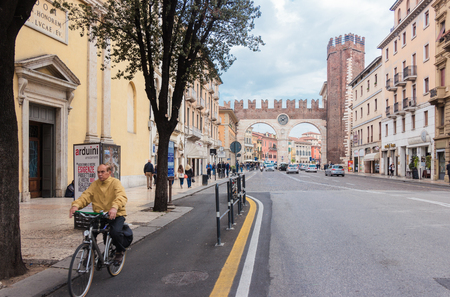 Verona, Italy - September 26, 2015 : Corso Porta Nuova street and I portoni della Bra Gate in Verona, Italyのeditorial素材