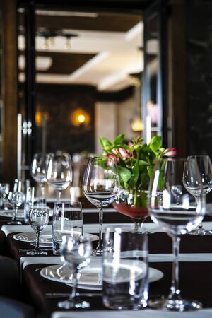 Empty glasses in a cafeの写真素材