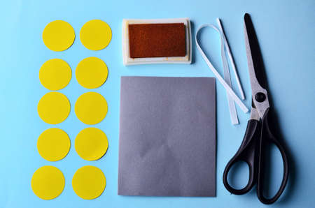 Step-by-step photo instruction how to make a postcard with a flower. Step 1. Prepare 10 yellow...
