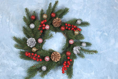 Christmas wreath, photo-making step by step, easy way to make home decoration, step four. Preparing for the holiday,の写真素材
