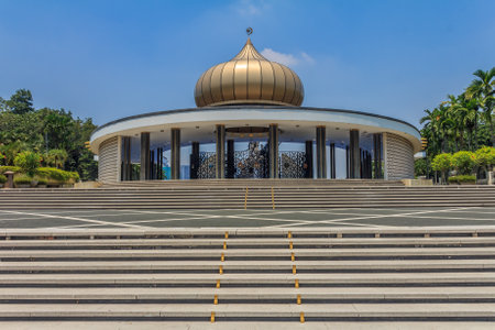 Kuala Lumpur, Malaysia - August 16, 2013: The cenotaph at the National Monument in Kuala Lumpur to the men who died in WWI, WWII, and the Malayan Emergency.のeditorial素材