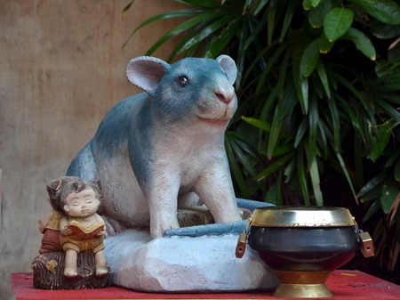 Sculpture of mouse in Buddhist temple Wat Sraket (Golden Mount), Bangkok, Thailandのeditorial素材