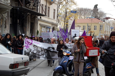 ISTANBUL, TURKEY - NOV 26, 2011 - The riots in Istanbul on November 26, 2011. The march on Istiklal Streetのeditorial素材