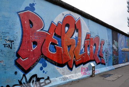 BERLIN, GERMANY - OCT 13, 2016 - East Side gallery in Berlin, Germanyのeditorial素材